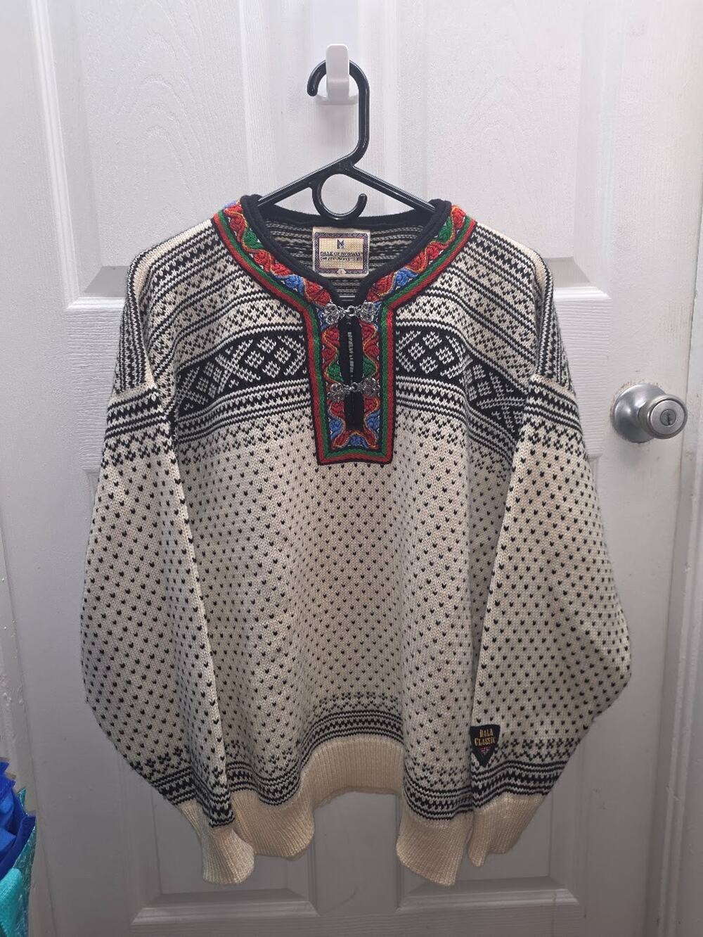 Vtg Dale of Norway Setesdal Lusekofte Sweater 100% Pure New Wool Clasps LRGE